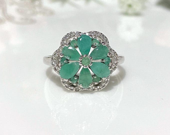 Vintage Sterling Silver Natural Emerald & White Topaz Flower Ring Size 7.25
