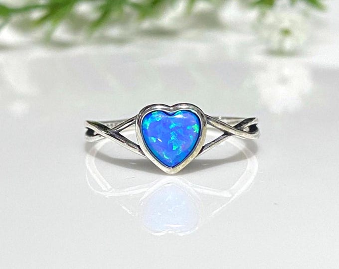 Vintage Sterling Silver Heart Blue Opal Ring.