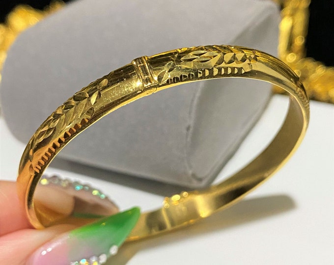 Vintage 15K 610 Yellow Gold Bangle Bracelet 53MM