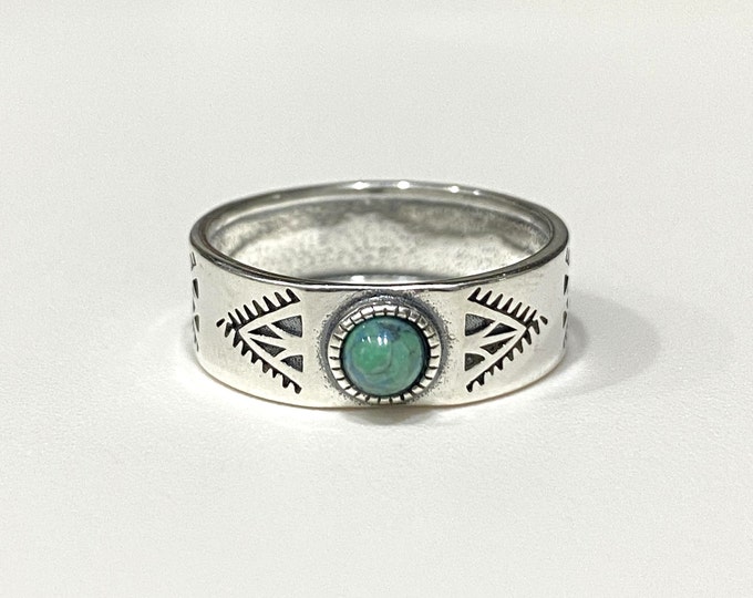 Vintage Sterling Silver Turquoise Carved Band Ring.