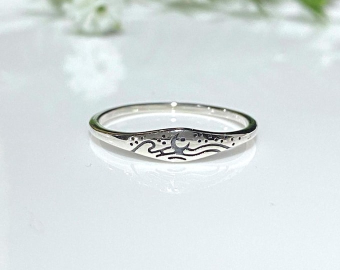Vintage Sterling Silver Moon Carved Thin Band Ring Size 6