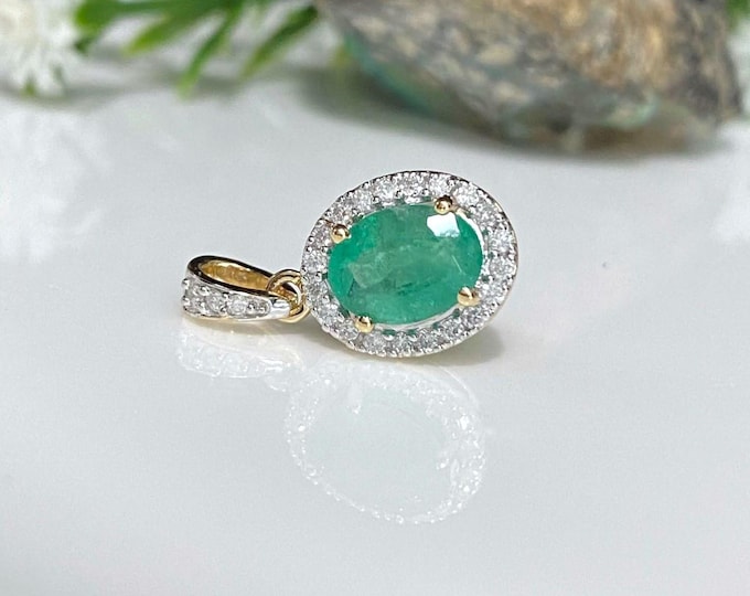 Vintage 14K Solid Yellow Gold 1.28ctw Genuine Zambian Emerald & Diamond Pendant.