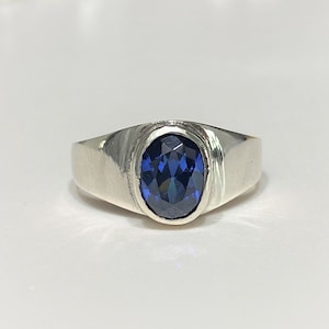 Vintage Sterling Silver Blue Sapphire Bold Ring.