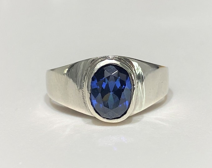 Vintage Sterling Silver Blue Sapphire Bold Ring.