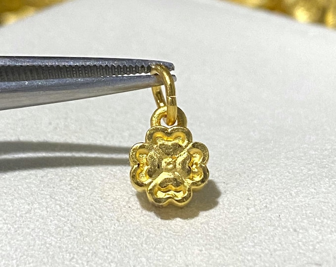 Vintage 24K 9999 Yellow Gold Four Leaf Lucky Clover, Flower Charm Pendant. Make for Charm Bracelet.