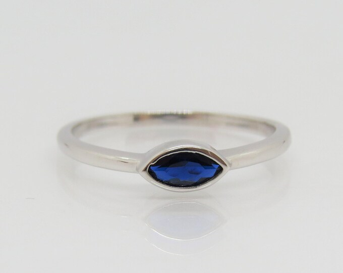 Vintage Sterling Silver Marquis cut Blue Sapphire Ring Size 7