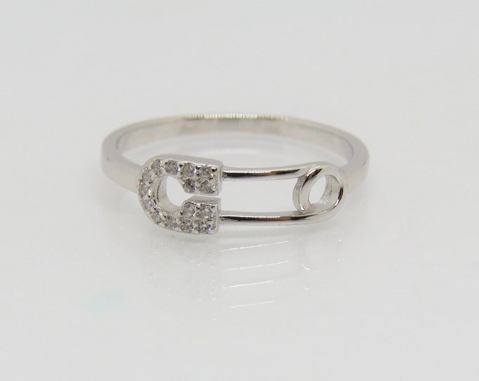 Sterling Silver White Topaz Paperclip Ring Size 8