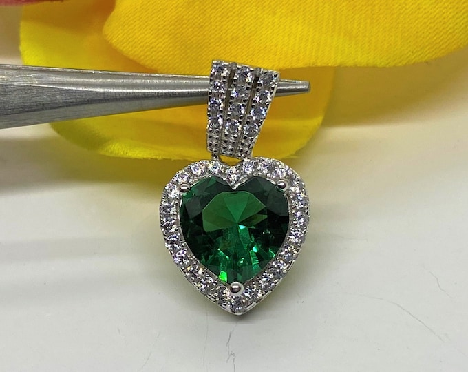 Vintage Sterling Silver Heart cut Emerald & White Topaz Pendant.