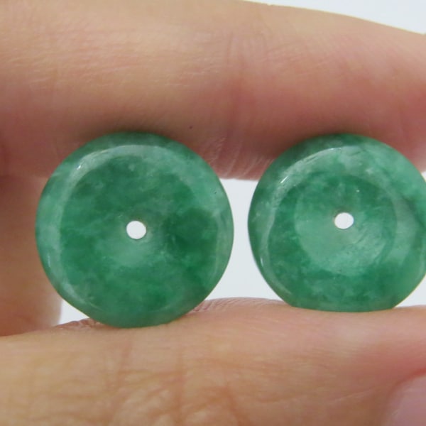 Coppia vintage di gemme sciolte in giada verde naturale a forma di ciambella, perfette per orecchini