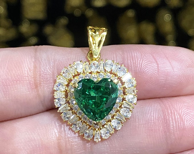 Vintage 18K Solid Gold Emerald & White Topaz Heart Pendant.