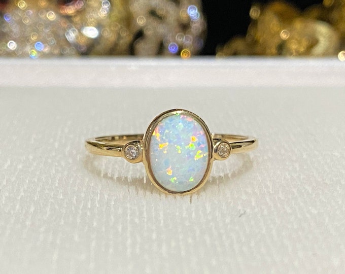 Vintage 14K Solid Yellow Gold White Opal & White Topaz Ring.
