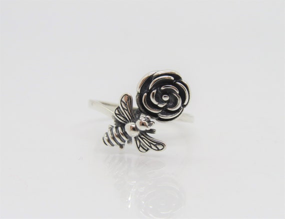 Vintage Sterling Silver Bee & Flower Ring Size 7.5 - image 1