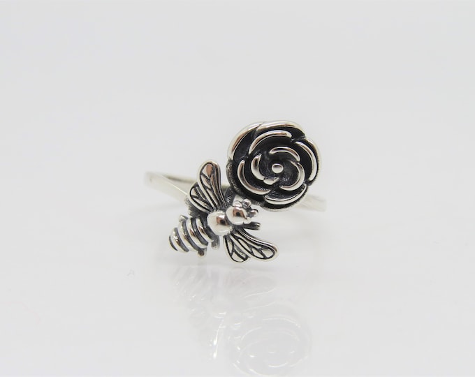 Vintage Sterling Silver Bee & Flower Ring Size 7.5