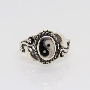 Vintage Sterling Silver Yin Yang Ring Size 7