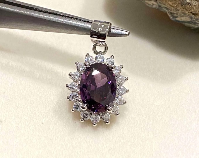 Vintage Sterling Silver Oval cut Amethyst & White Topaz Pendant.