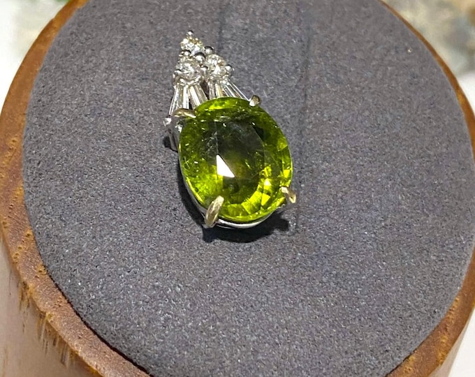 Vintage 18K White Gold Natural 4.15ct Tourmaline & Diamond Pendant.