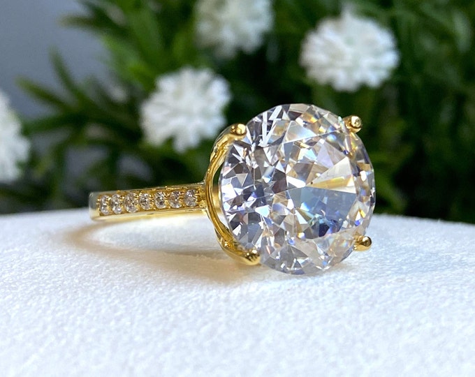 Vintage 15K 610 Solid Yellow Gold Round cut White Topaz Ring Size 8