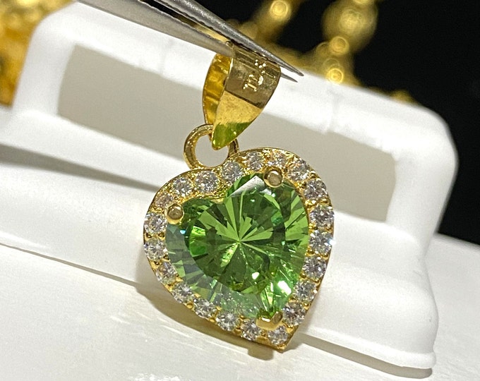 Vintage 18K Solid Gold Peridot & White Topaz Heart Pendant.