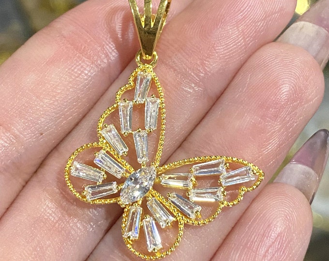 Vintage 18K Solid Yellow Gold White Topaz Butterfly Pendant.