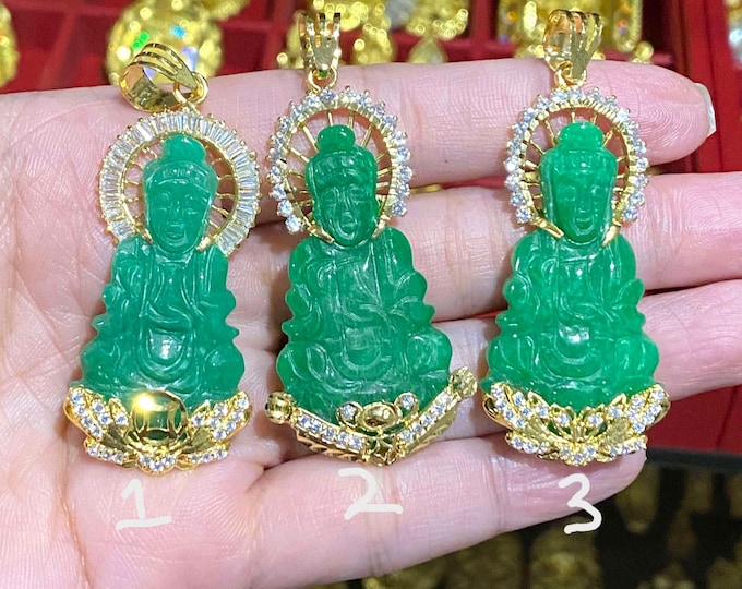 Vintage 18K Solid Gold Green Jadeite Jade Guan Yu, Kwan Yin Buddha Pendant. Mat Phat Ba Quan Am.