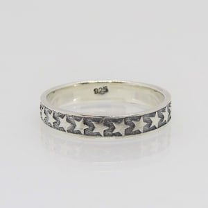 Vintage Sterling Silver Star Eternity  Band Ring Size 7