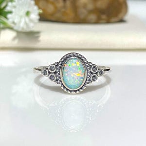 Vintage Sterling Silver Oval White Opal Ring.