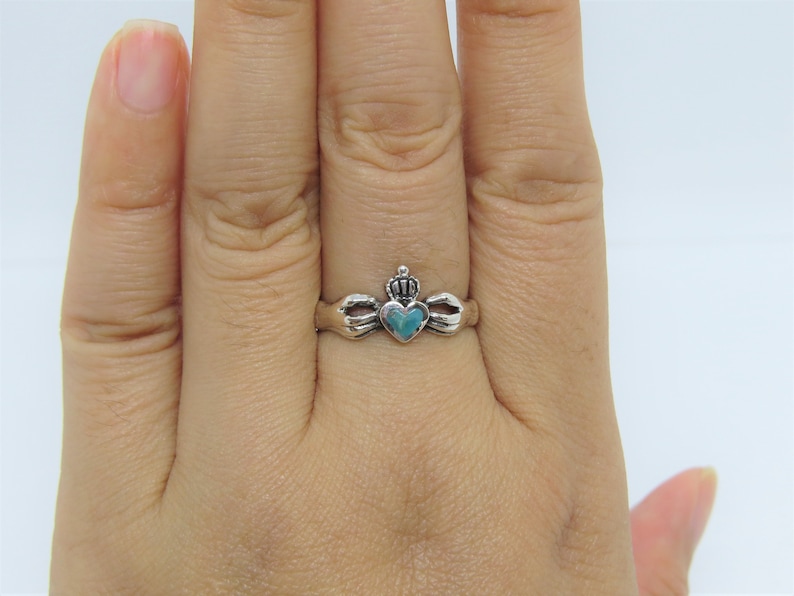 Vintage Claddagh Sterling Silver Turquoise Ring. image 6