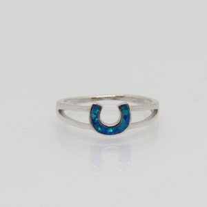 Vintage Sterling Silver Blue Opal Horse Shoe Ring Size 7