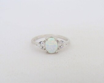 Vintage Sterling Silver White Opal & White Topaz Ring Size 6