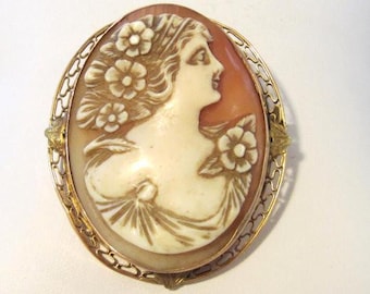 Vintage Victorian 14k solid yellow gold Shell Cameo pendant/brooch