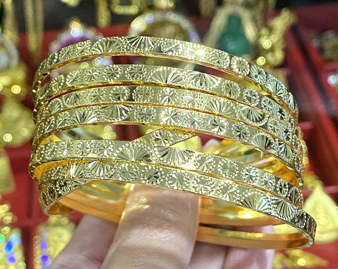 18k Yellow Gold 7 Pieces Set Bangle Diamond Cut. 56.5mm, Vintage Bangle.
