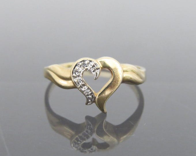 Vintage 14K Solid Yellow Gold Genuine Diamond Heart Ring Size 6