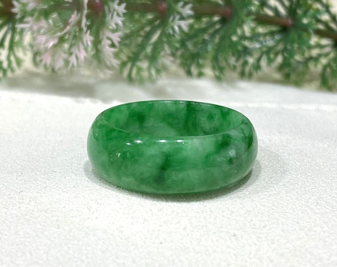 Vintage Natural Green Jadeite Jade Band Ring Size 8