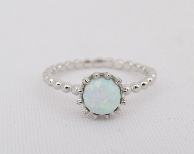 Vintage Sterling Silver White Opal Crown Ring Size 6