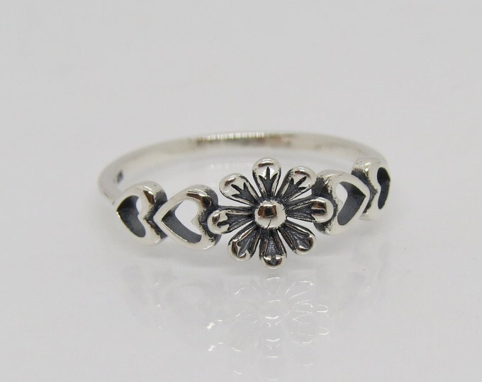 Vintage Sterling Silver Flower & Hearts Ring Size 8