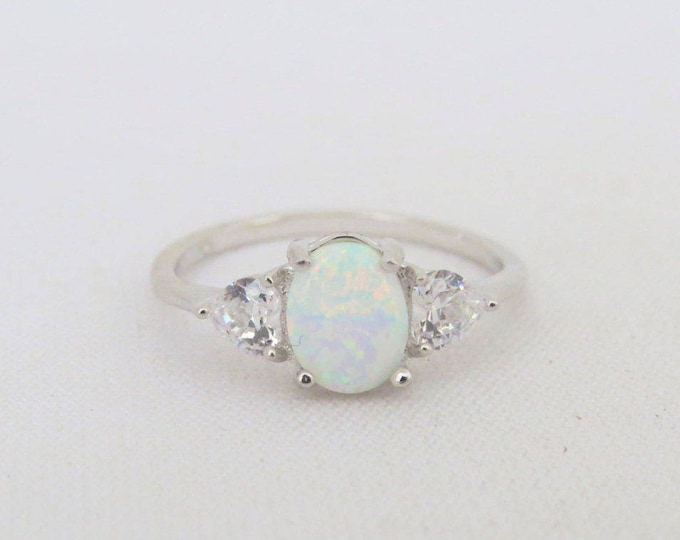 Vintage Sterling Silver White Opal & White Topaz Ring Size 8