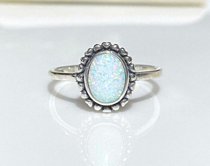 Vintage Sterling Silver Oval White Opal Ring.