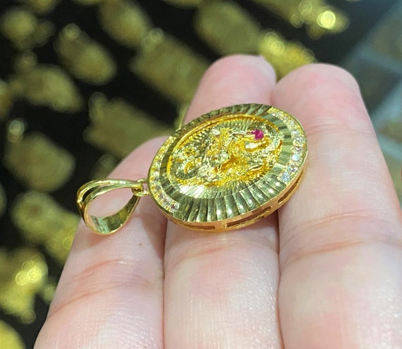 Vintage 18K Solid Yellow Gold Ruby Diamond cut Dr… - image 5