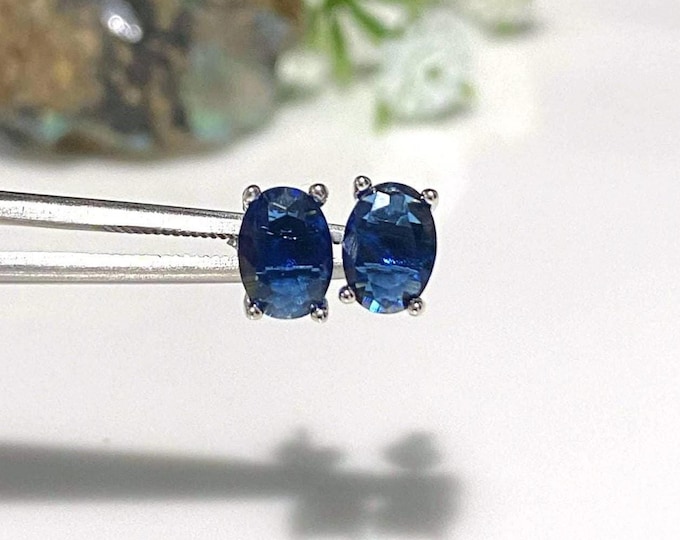Vintage Sterling Silver Oval cut Blue Sapphire Stud Earrings