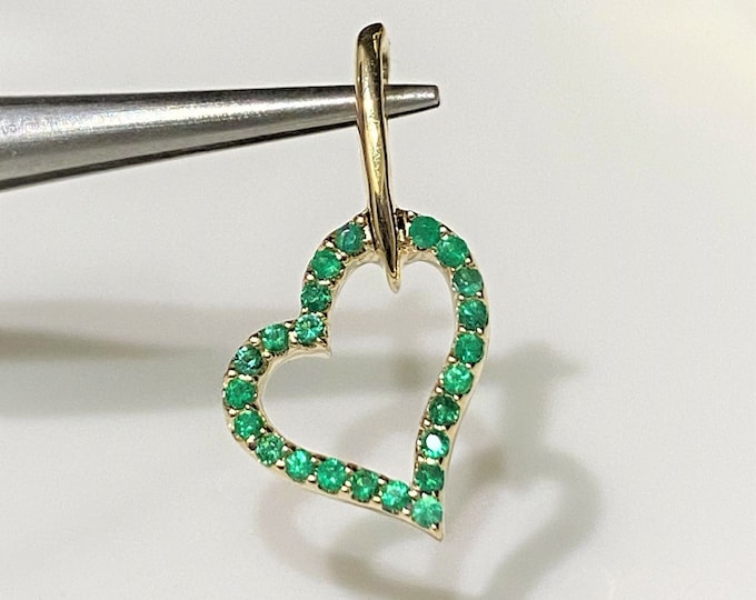 Vintage 14K Solid Yellow Gold Genuine Zambian Emerald Heart Pendant.