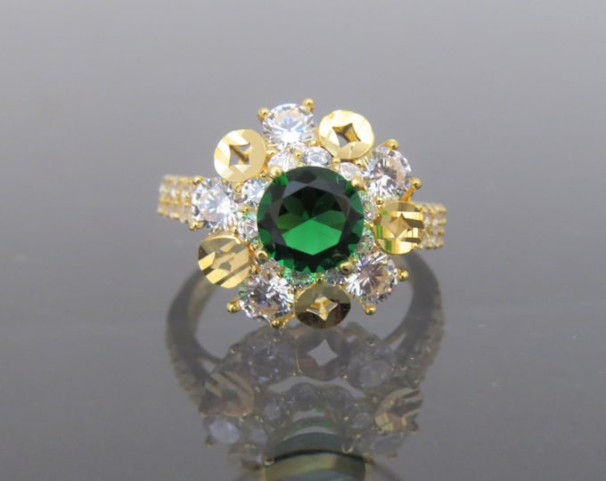 Vintage 18K Solid Yellow Gold White Topaz & Emerald Flower Ring Size 6