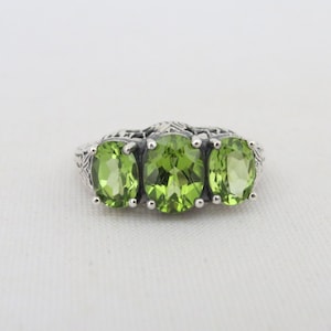 Vintage Sterling Silver Natural Peridot Filigree Ring Size 8