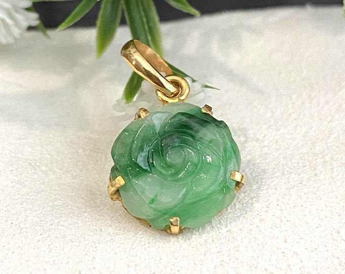 Vintage 14K Solid Yellow Gold Natural Green, White Jadeite Jade Rose Flower Pendant.