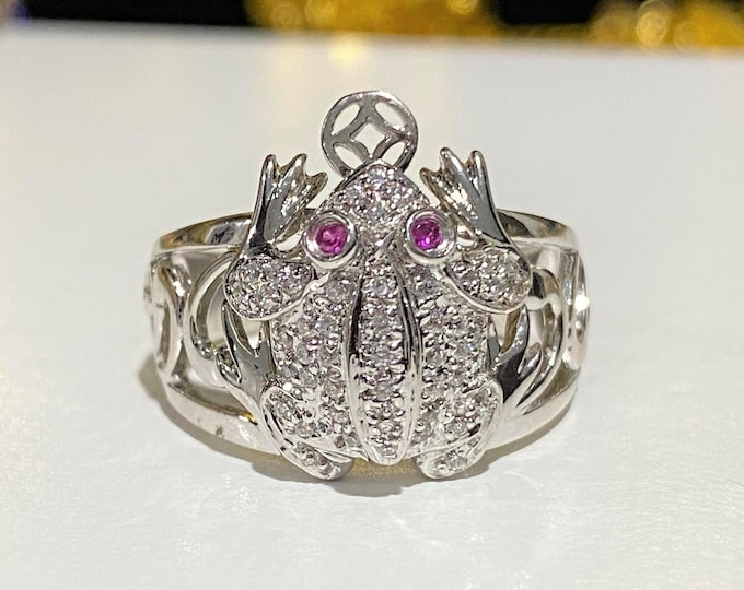 Vintage 18K Solid White Gold Ruby & White Topaz Lucky Frog Ring Size 7