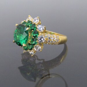 Vintage 18K Solid Yellow Gold 5.19ct Emerald & White Topaz Flower Ring ...