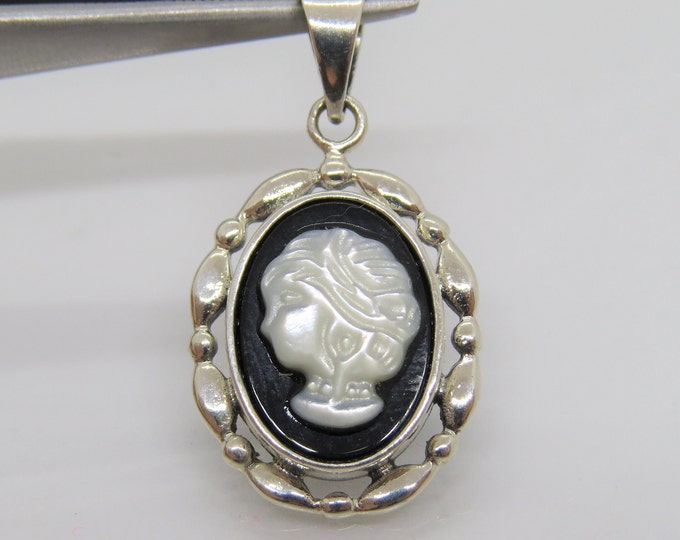 Vintage Sterling Silver Women Portrait Cameo Pendant