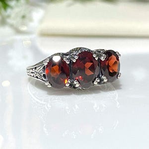 Vintage Sterling Silver Natural Garnet Three stone Filigree Ring Size 8