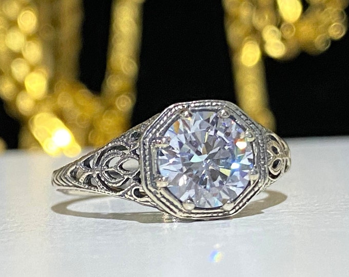 Vintage Sterling Silver Round cut White Topaz Filigree Ring Size 8
