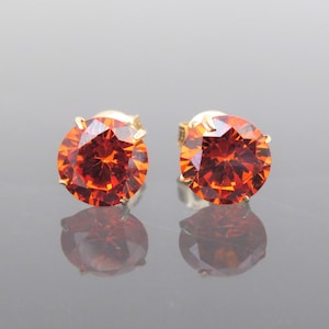 Pendientes vintage de oro amarillo macizo de 18 quilates con ópalo de fuego naranja de talla redonda de 6 mm y 7 mm.