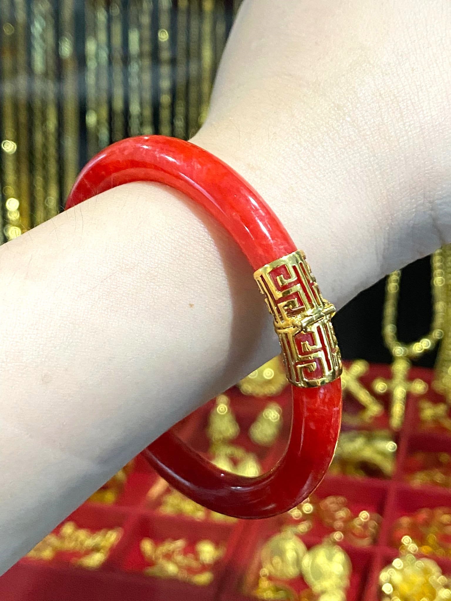 Vintage 15K 610 Solid Gold Translucent Red, Orange Jadeite Vintage 15K 610 Solid Gold Translucent Red, Orange Jadeite